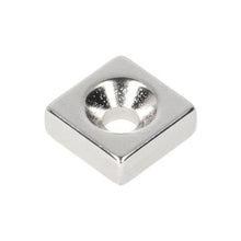 Neodym-Blockmagnet mit Bohr-/Senkloch 13,5 x 13,5 x 5 mm N48 NiCuNi Nordpol
