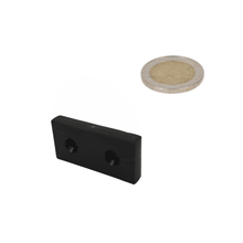 Neodymium Blokmagneet 50,8 x 25,4 x 8 mm N45 kunststof ommanteld met 2x boor/verzinkgat - Magnetenspecialist Import & Export B.V.