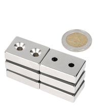 Neodymium Blokmagneet met boor-/verzinkgat (2x) 30 x 20 x 8 mm N48 NiCuNi Zuid Pool - Magnetenspecialist Import & Export B.V.