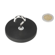 Neodymium Haakmagneet Ø 66 x 8 mm N40 stalen pot Rubber ommantelde magneten M6 - Magnetenspecialist Import & Export B.V.