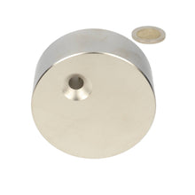 Neodymium Schijfmagneet Ø70 x 30 mm N48 NiCuNi met met boor-/verzinkgat - Magnetenspecialist Import & Export B.V.